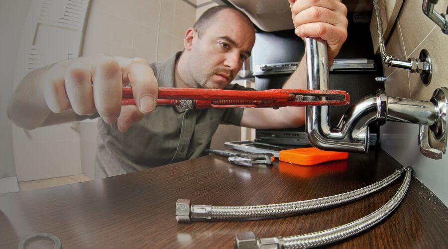 Expert burst pipe repair services in Jonesboro, IL